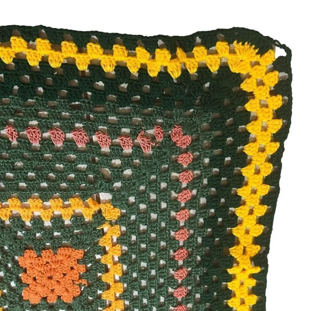 ‎Vintage Handmade Crochet Blanket 31.5 X 33 inches
